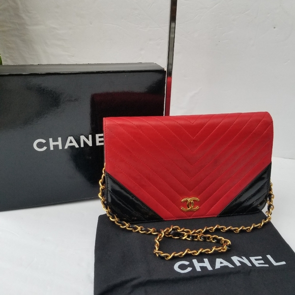 Authentic vintage Chanel Chevron single flap leather chain strap small handbag - Picture 8 of 16
